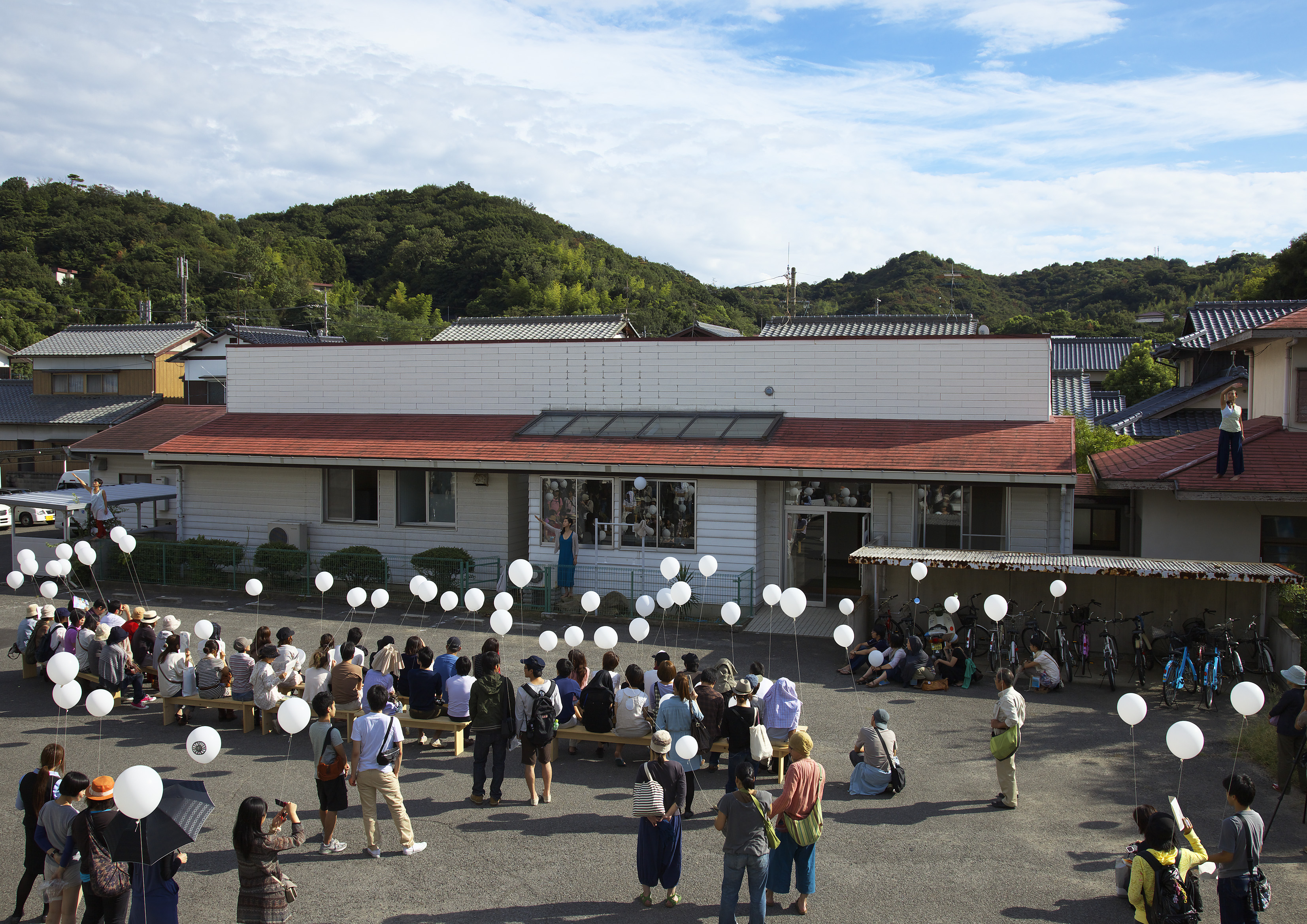 瀬戸内国際芸術祭10モノクロームサーカス 服部滋樹直島劇場 ー終わりのない劇場ー Design Graf 瀬戸内国際芸術祭10モノクロームサーカス 服部滋樹直島劇場 ー終わりのない劇場ー Design Graf
